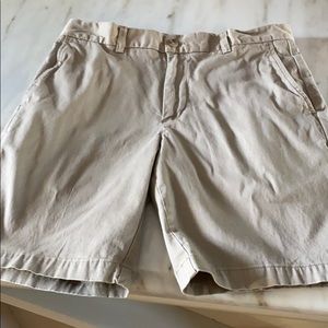 Men’s vineyard vines khaki cotton shorts